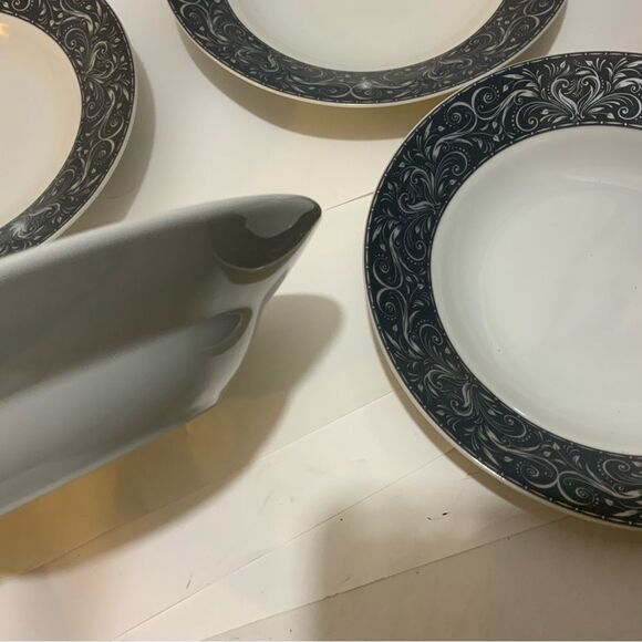 4 Chris Madden JCP Home Swan Gray Scroll Leaf Classic 8” salad Plates bowls G20 - Picture 9 of 9